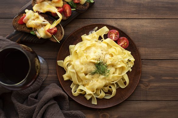 Macarrão com queijo (mac and cheese)