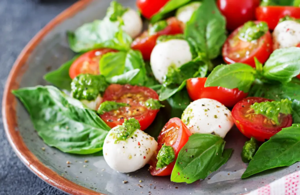 Receita de Salada Caprese em 8 passos