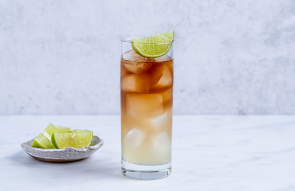 Receita de Dark 'n' Stormy em 7 passos