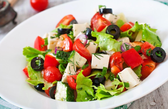 Receita de Salada Grega em 8 passos