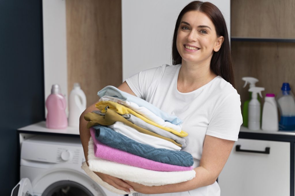 Manchas em roupas são um problema comum, especialmente quando se trata de manchas difíceis causadas por alimentos e bebidas que frequentemente encontramos na cozinha. 