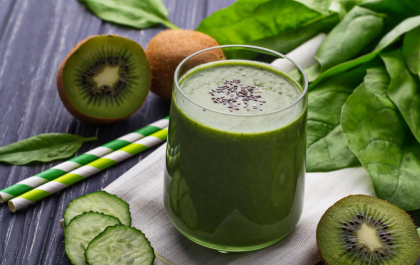 Receita de Smoothie Verde com Espinafre e Kiwi